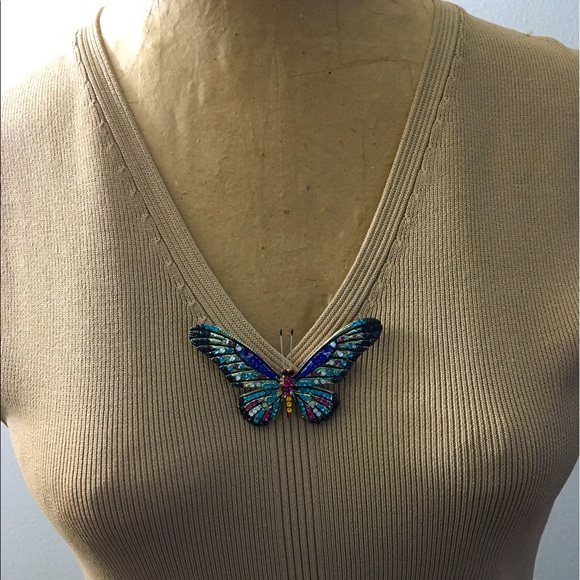 Multi Color Austrian Crystals Butterfly Two Tone Brooch Pin - Picture 12 of 14